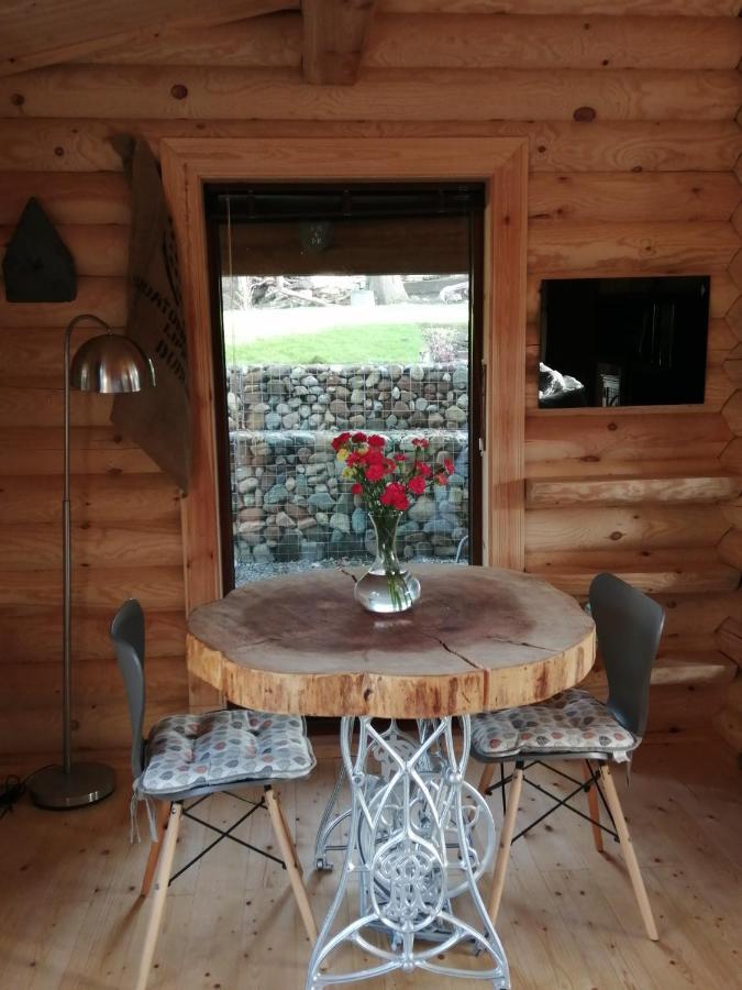Ravenglass Log Cabin Exterior foto